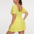 Em estoque de tênis de tênis Sportswear spandex novo engrenagem de ioga plus size u costas de tênis amarelo vestido de tênis com shorts